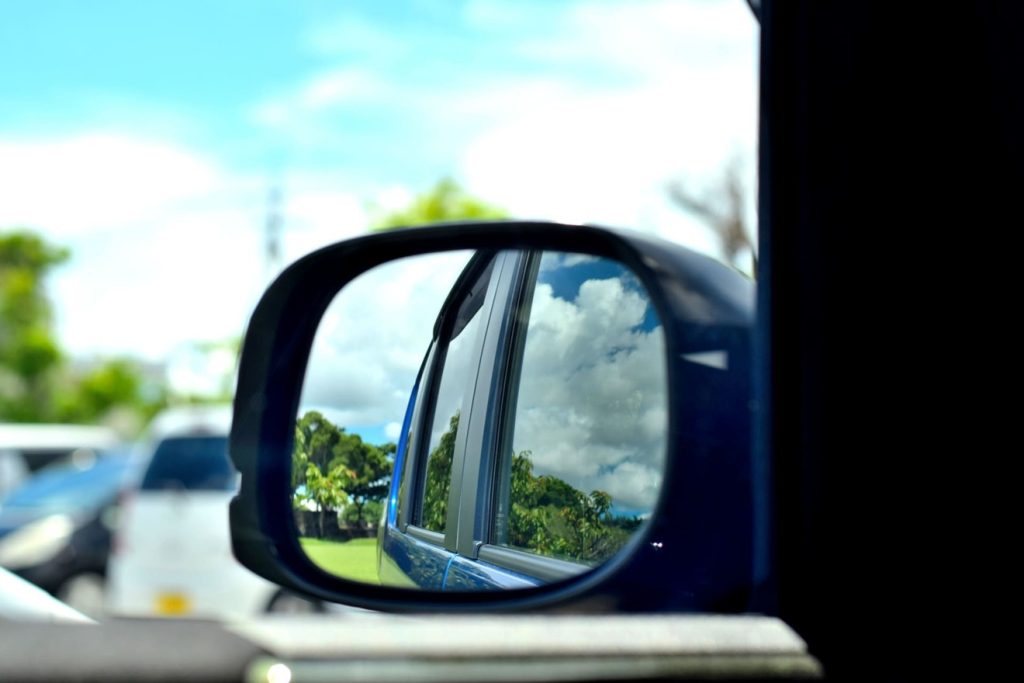 N-BOXのサイドミラーが見にくい状況を考察