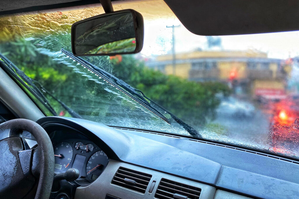 雨の日に洗車機を使うのは恥ずかしい？