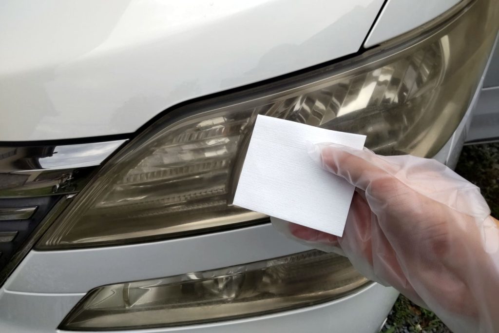 ヘッドライトの黄ばみの原因を取り除く対処法