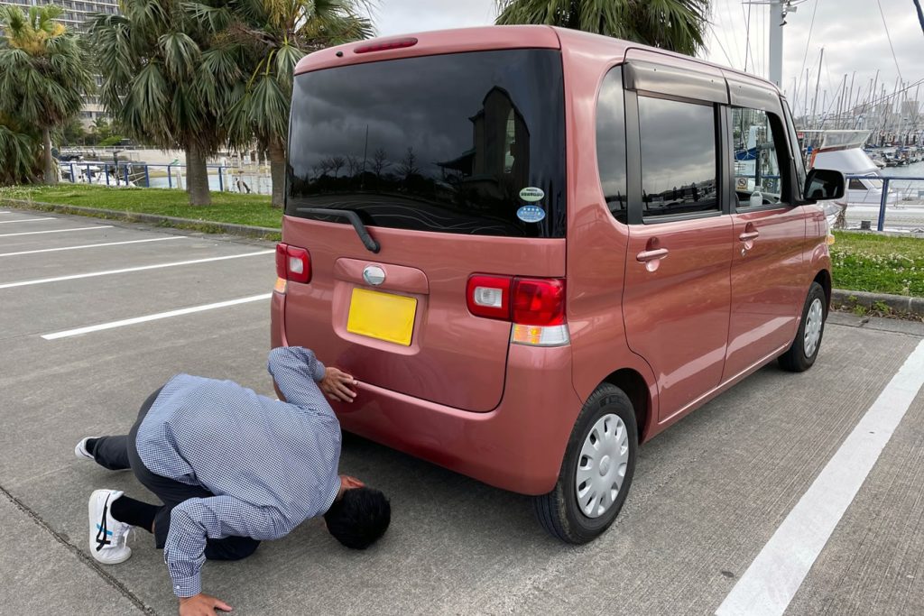 車から聞こえるビビリ音の原因