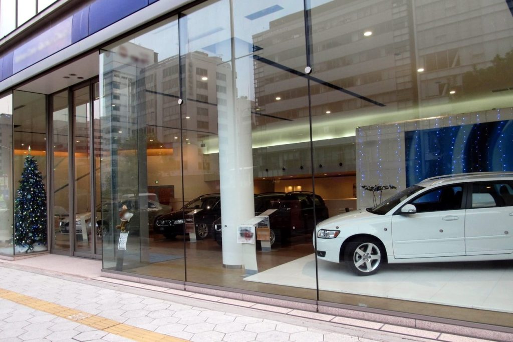 ディーラーで他社の車を買う際のポイント