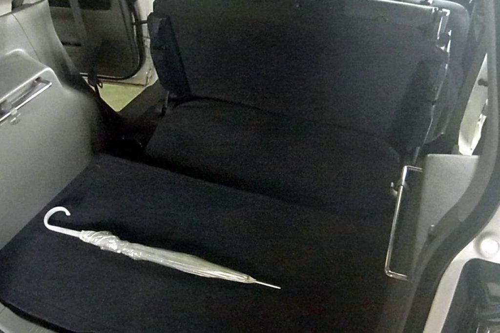 車に傘を入れっぱなしにするとどうなる?