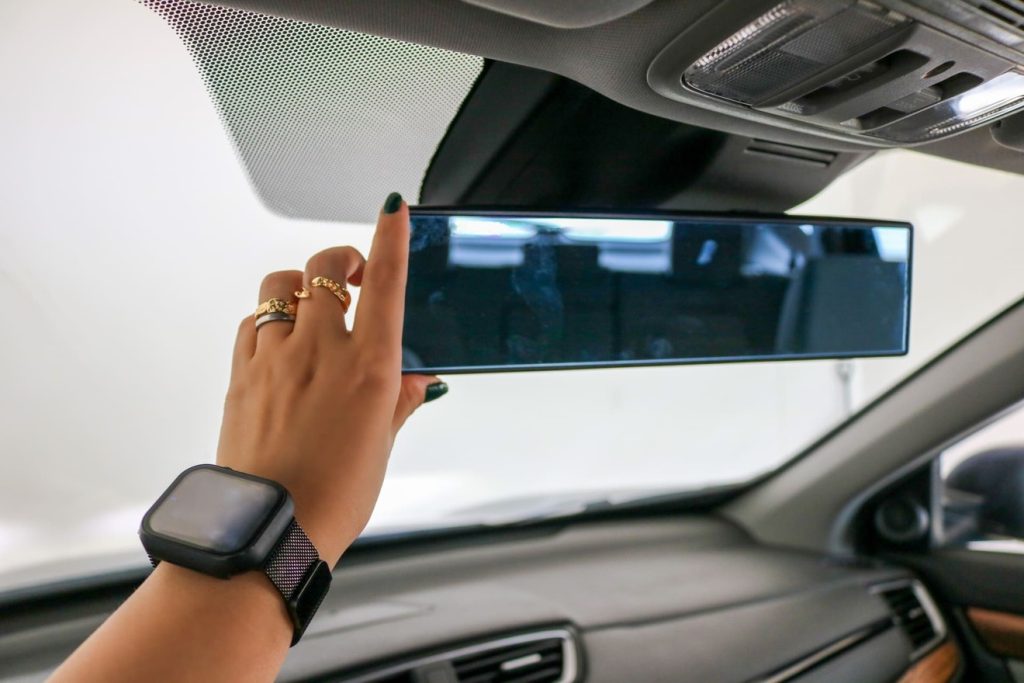 デジタルインナーミラーを後付する方法