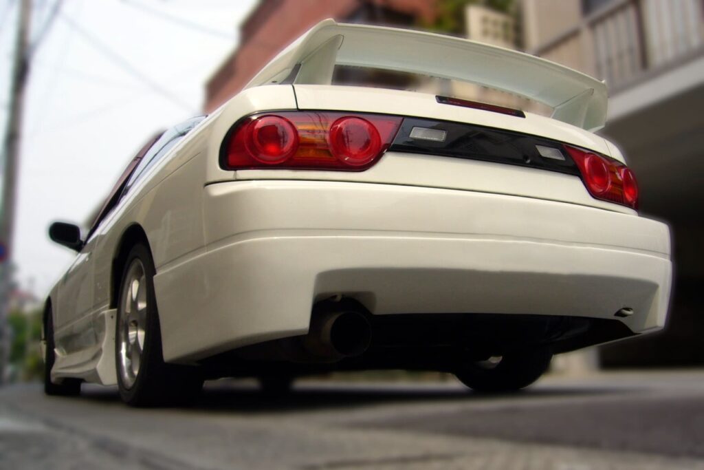 車のエアロパーツはださいのか考察