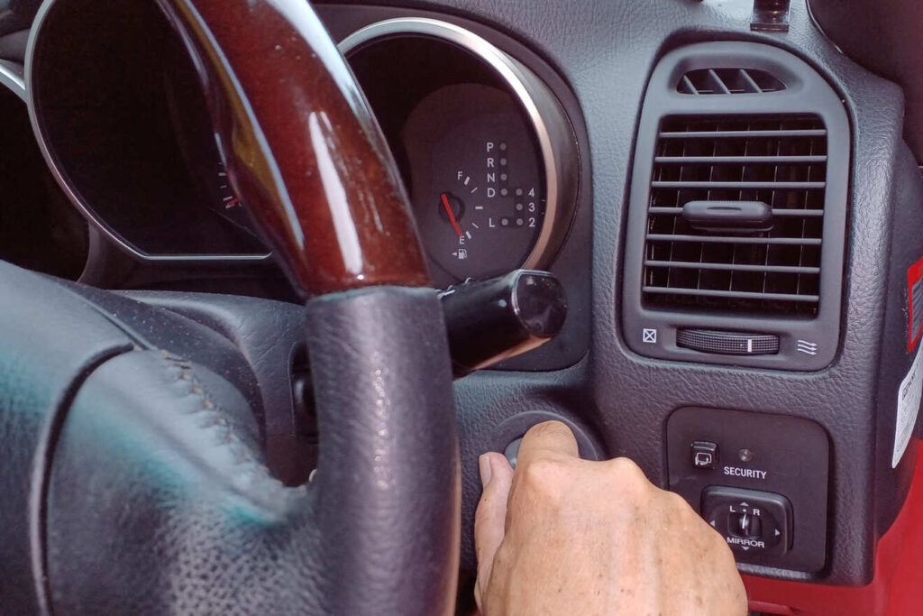 エンジンがかからない＆セルが回らないのはなぜ？