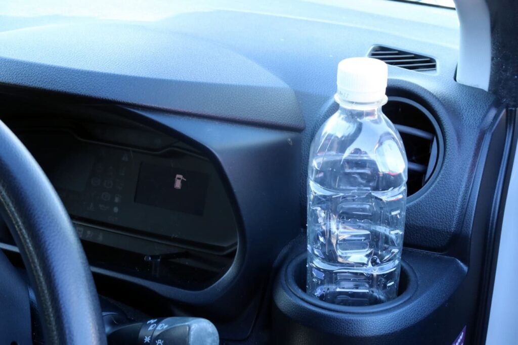 車にドリンクホルダーはいらないのか考察