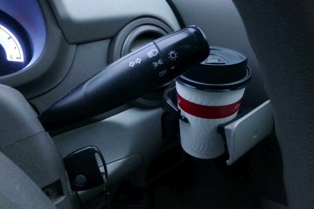 車にドリンクホルダーはいらない？賢い選び方