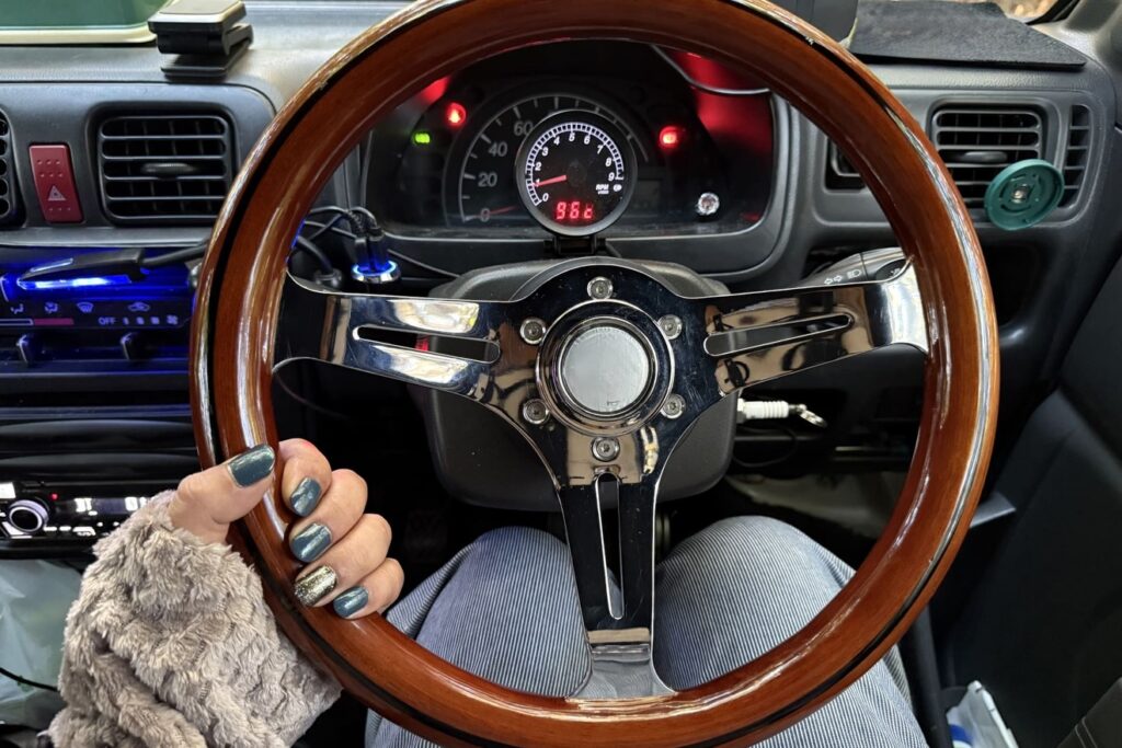 ウッドステアリングが似合う車の条件