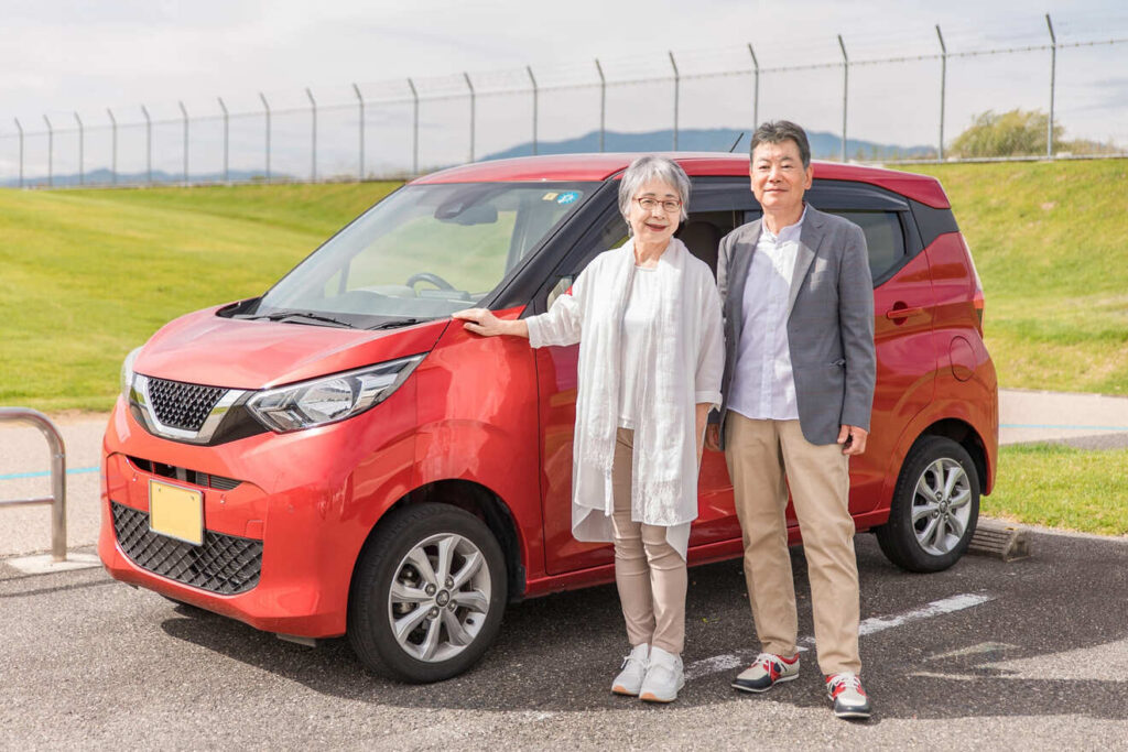 軽自動車のスライドドアは高齢者向き？